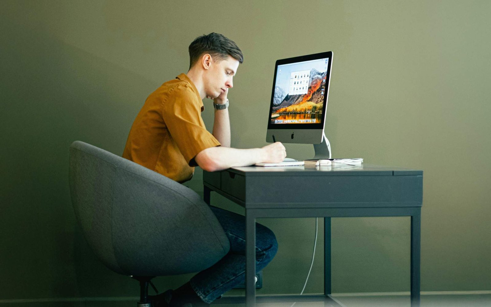 الرفاهية في مكان العمل في هذا العصر الرقمي: إرشادات مدروسة للتعامل مع الإرهاق والإرهاق الرقمي