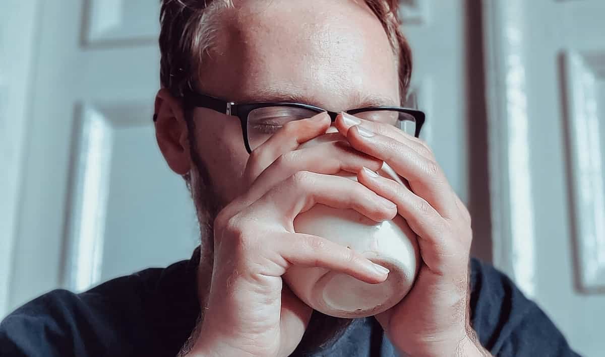 يرتبط الكثير من هذا المشروب الشعبي بانكماش الدماغ