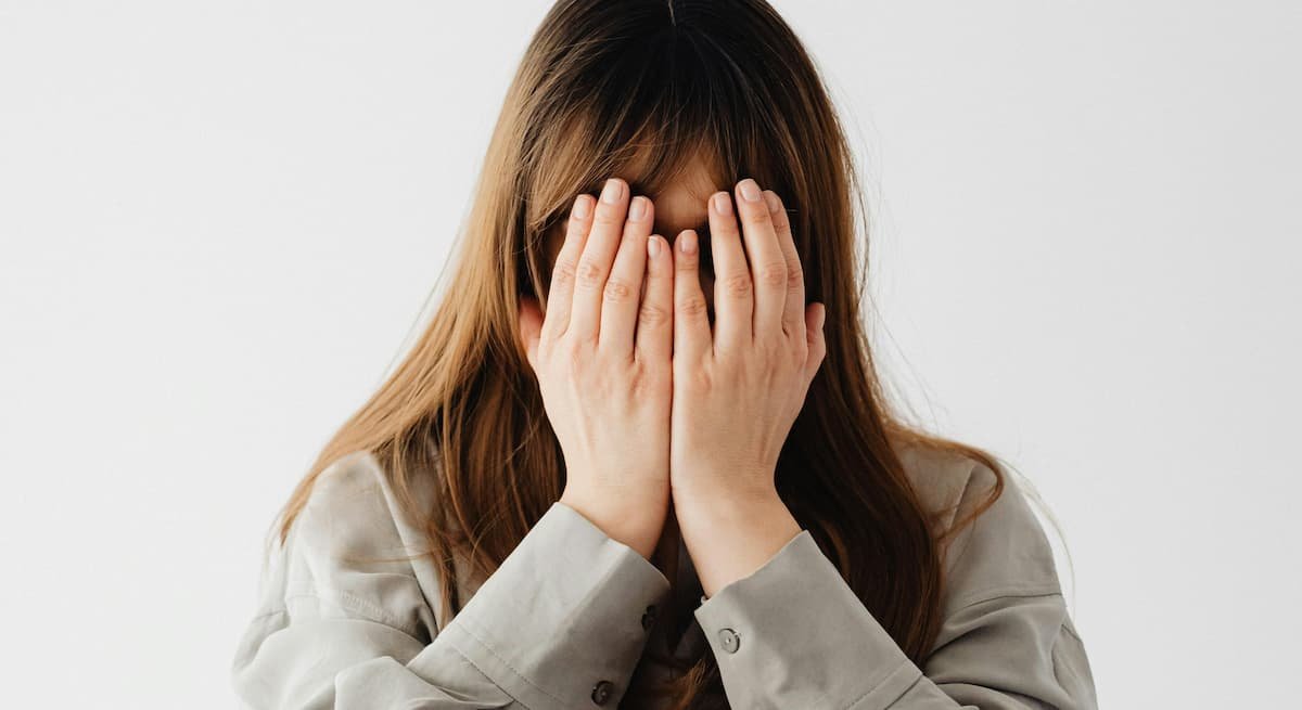 العلامة الكلاسيكية لاضطراب القلق الاجتماعي