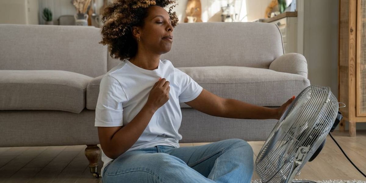 كيف تؤثر الأعراض الحركية لانقطاع الطمث على العلاقات