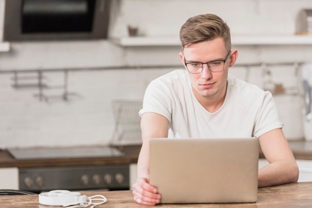 توصلت دراسة جديدة إلى أن الاكتناز الرقمي مرتبط بالتوتر ومشاكل الذاكرة