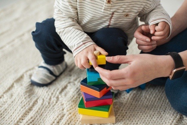 أمهات الأطفال المصابين بالتوحد يشعرون بأنهم غير مرئيين بينما يكافحون من أجل الحصول على الدعم لأنفسهم